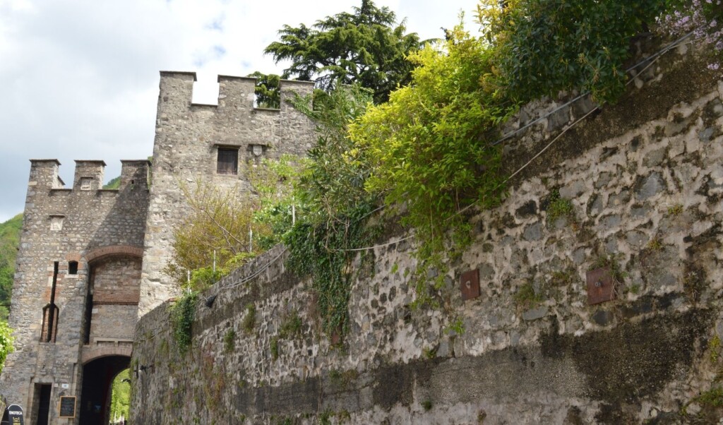 Camminando_Castello_di_Serravalle